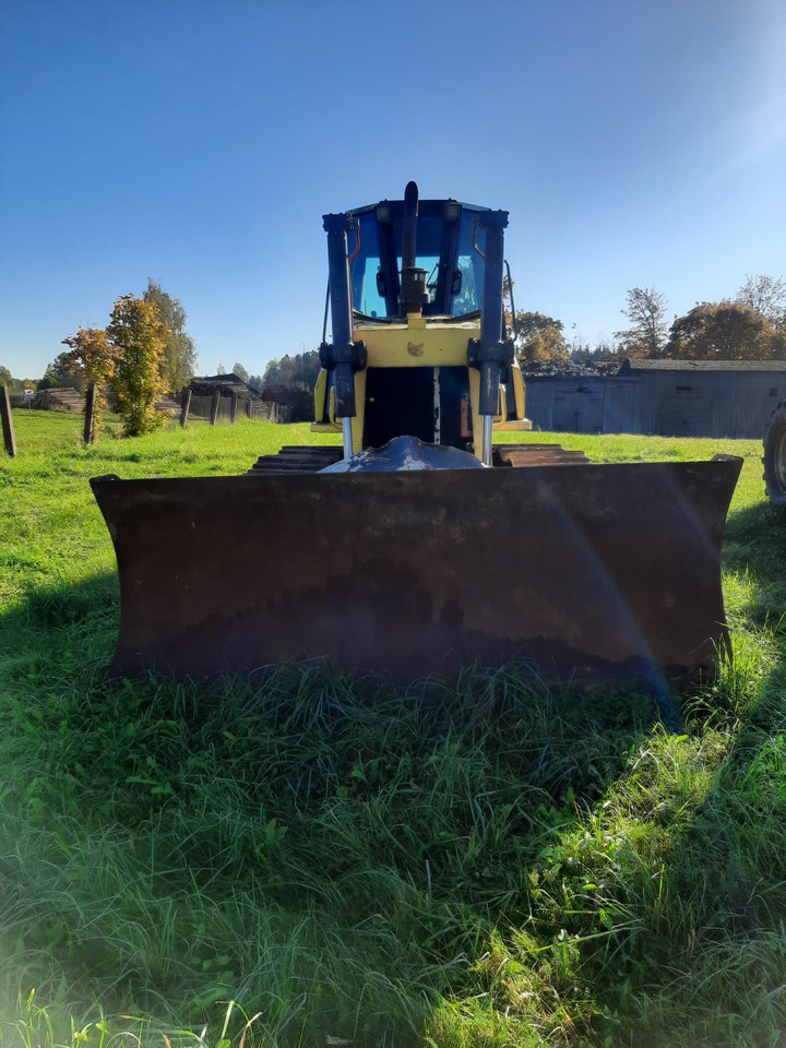 NEW HOLLAND D150 - Buldózer: 2 kép. NEW HOLLAND D150 - Buldózer: 2 kép.