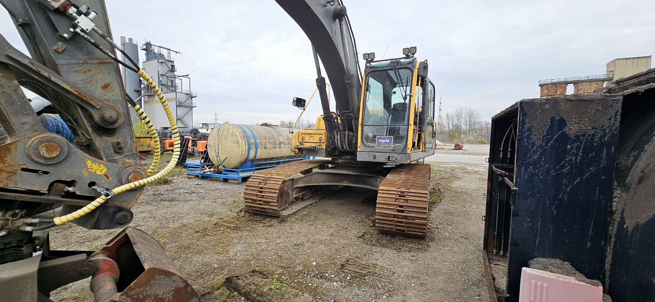 Volvo EC 210 BLC - Lánctalpas kotró: 3 kép. Volvo EC 210 BLC - Lánctalpas kotró: 3 kép.