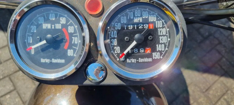 Harley-Davidson FXE SUPER GLIDE.... 1200 AMF first paint - Motorkerékpár: 5 kép. Harley-Davidson FXE SUPER GLIDE.... 1200 AMF first paint - Motorkerékpár: 5 kép.