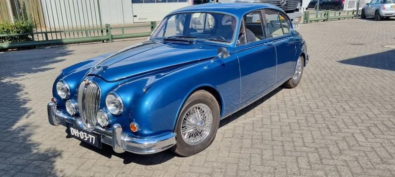 Jaguar MK11-3.8 Automatic MK 11 - Szedán: 3 kép. Jaguar MK11-3.8 Automatic MK 11 - Szedán: 3 kép.