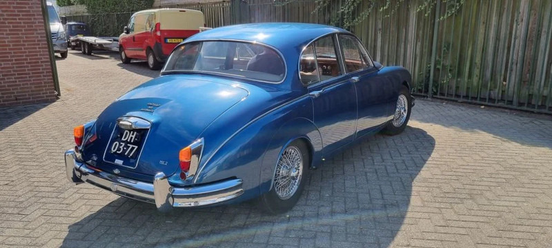 Jaguar MK11-3.8 Automatic MK 11 - Szedán: 4 kép. Jaguar MK11-3.8 Automatic MK 11 - Szedán: 4 kép.