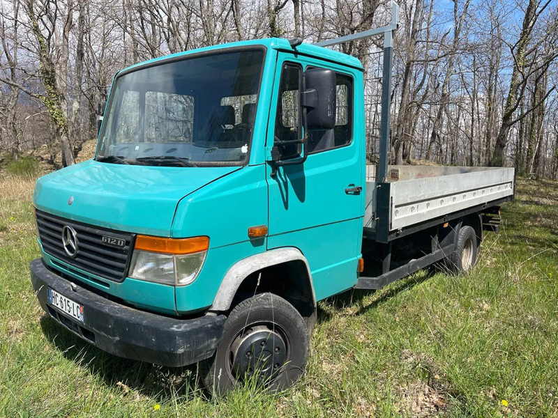 Mercedes-Benz 612 MANUEL gearbox - Dobozos felépítményű teherautó: 2 kép. Mercedes-Benz 612 MANUEL gearbox - Dobozos felépítményű teherautó: 2 kép.