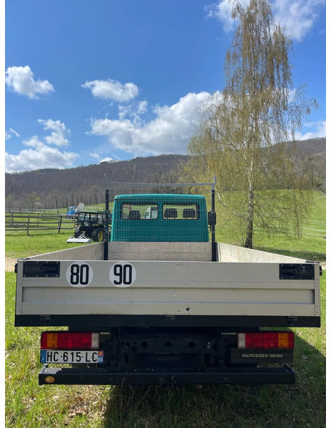 Mercedes-Benz 612 MANUEL gearbox - Dobozos felépítményű teherautó: 5 kép. Mercedes-Benz 612 MANUEL gearbox - Dobozos felépítményű teherautó: 5 kép.