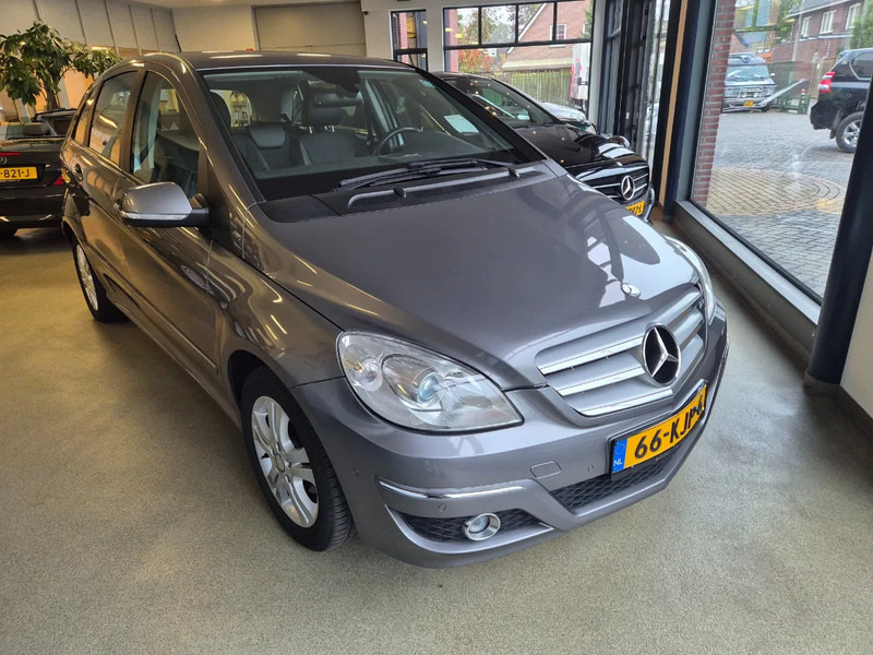 Mercedes-Benz B-Klasse B 180 Automaat Trekhaak - Autó: 5 kép. Mercedes-Benz B-Klasse B 180 Automaat Trekhaak - Autó: 5 kép.
