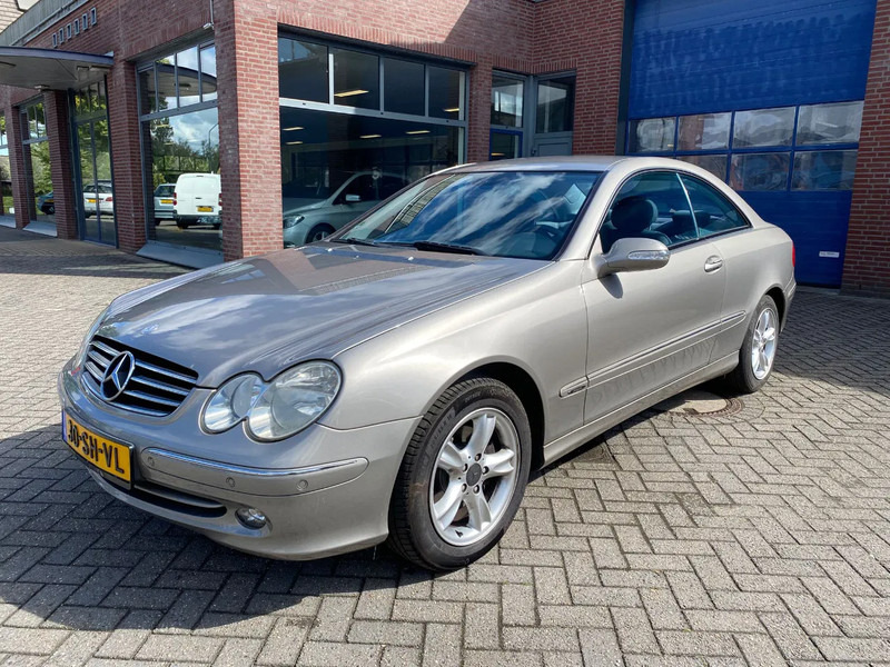 Mercedes-Benz CLK-Klasse C 200 KOMP. Autom. - Autó: 1 kép. Mercedes-Benz CLK-Klasse C 200 KOMP. Autom. - Autó: 1 kép.