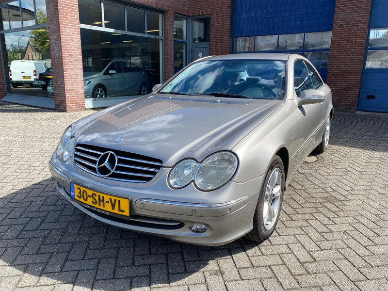 Mercedes-Benz CLK-Klasse C 200 KOMP. Autom. - Autó: 5 kép. Mercedes-Benz CLK-Klasse C 200 KOMP. Autom. - Autó: 5 kép.