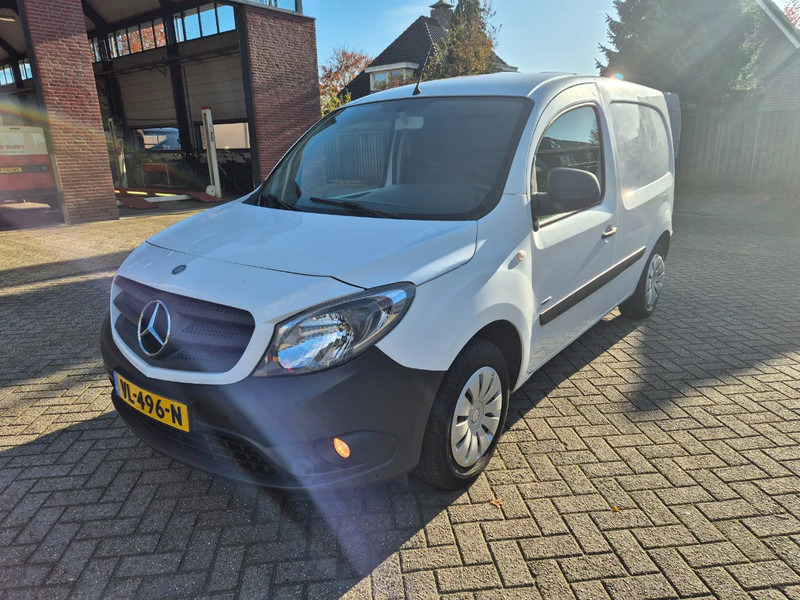 Mercedes-Benz Citan 108 CDI - Kis furgon: 1 kép. Mercedes-Benz Citan 108 CDI - Kis furgon: 1 kép.