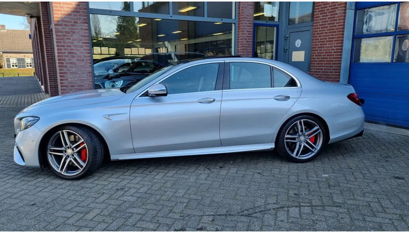 Mercedes-Benz E-Klasse 63 S, 4 Matic AMG..... Premium plus. - Szedán: 5 kép. Mercedes-Benz E-Klasse 63 S, 4 Matic AMG..... Premium plus. - Szedán: 5 kép.