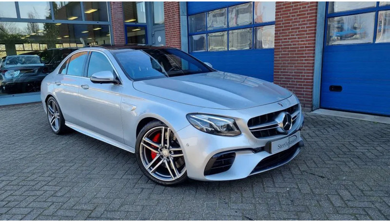 Mercedes-Benz E-Klasse 63 S, 4 Matic AMG..... Premium plus. - Szedán: 1 kép. Mercedes-Benz E-Klasse 63 S, 4 Matic AMG..... Premium plus. - Szedán: 1 kép.