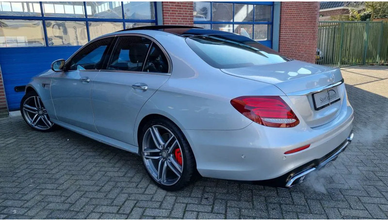 Mercedes-Benz E-Klasse 63 S, 4 Matic AMG..... Premium plus. - Szedán: 4 kép. Mercedes-Benz E-Klasse 63 S, 4 Matic AMG..... Premium plus. - Szedán: 4 kép.