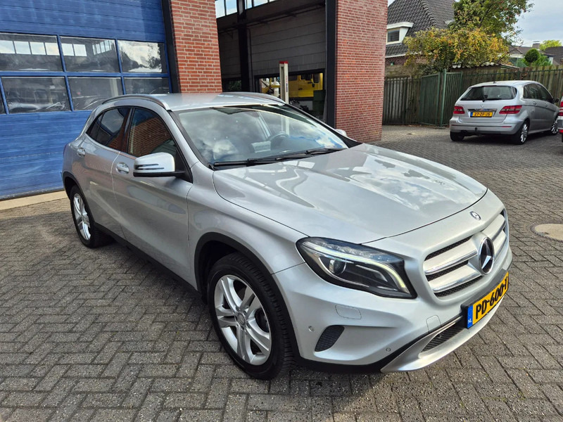 Mercedes-Benz GLA 200 automaat Prestige - Autó: 2 kép. Mercedes-Benz GLA 200 automaat Prestige - Autó: 2 kép.