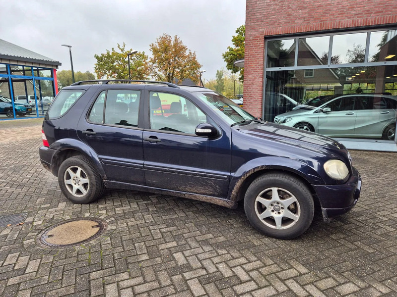 Mercedes-Benz M-Klasse ML 320 autom AMG - Autó: 3 kép. Mercedes-Benz M-Klasse ML 320 autom AMG - Autó: 3 kép.