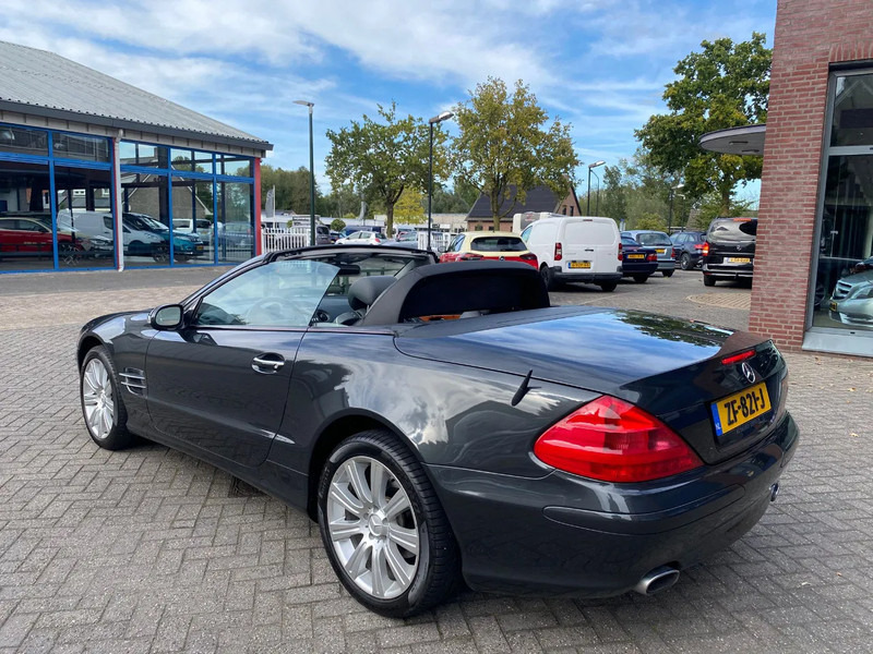 Mercedes-Benz SL-Klasse 350 cabrio autom. - Kabrió: 1 kép. Mercedes-Benz SL-Klasse 350 cabrio autom. - Kabrió: 1 kép.