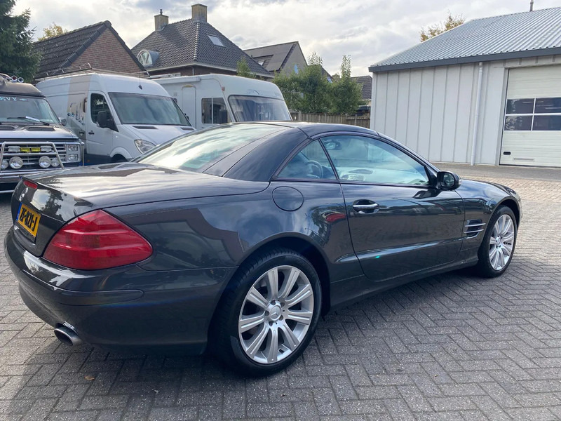 Mercedes-Benz SL-Klasse 350 cabrio autom. - Kabrió: 5 kép. Mercedes-Benz SL-Klasse 350 cabrio autom. - Kabrió: 5 kép.