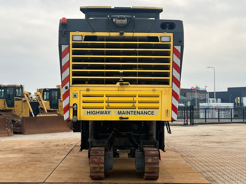 Bomag BM2000/75 Cold Planer - Aszfaltozó gép: 5 kép. Bomag BM2000/75 Cold Planer - Aszfaltozó gép: 5 kép.