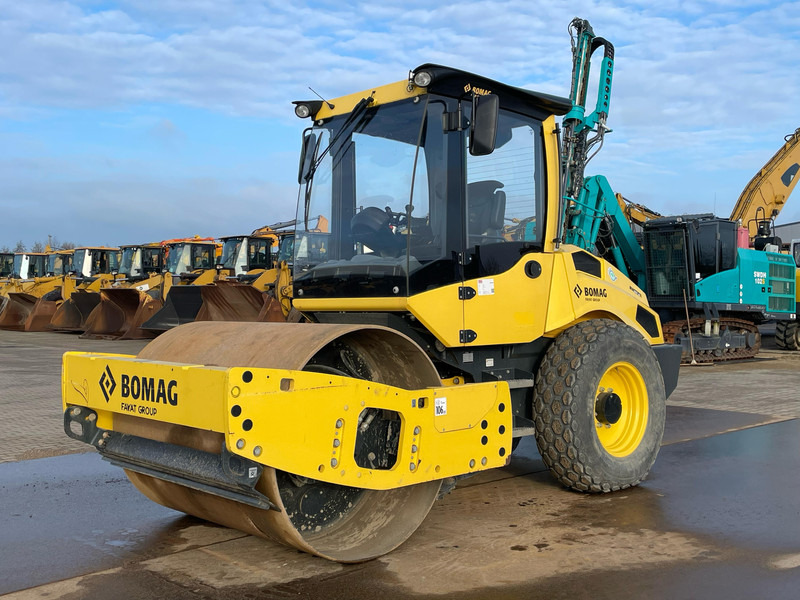 Bomag BW177D-5 | Airconditioning EPA /EU Stage V - Henger: 2 kép. Bomag BW177D-5 | Airconditioning EPA /EU Stage V - Henger: 2 kép.