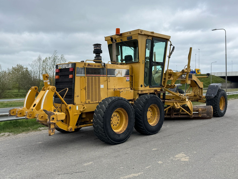 Caterpillar 140H 3306 engine - Gréder: 4 kép. Caterpillar 140H 3306 engine - Gréder: 4 kép.