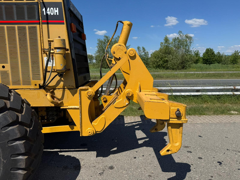 Caterpillar 140H 3306 engine - Gréder: 4 kép. Caterpillar 140H 3306 engine - Gréder: 4 kép.