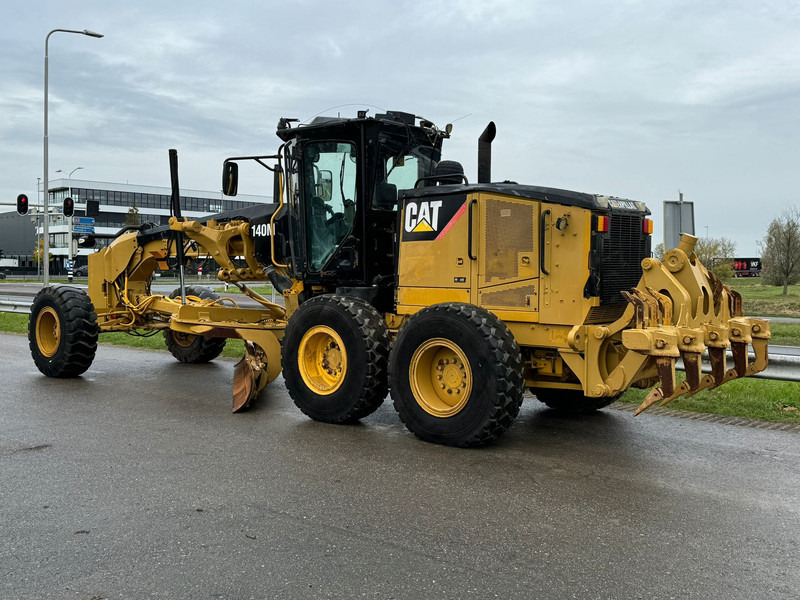 Caterpillar 140M - Gréder: 3 kép. Caterpillar 140M - Gréder: 3 kép.