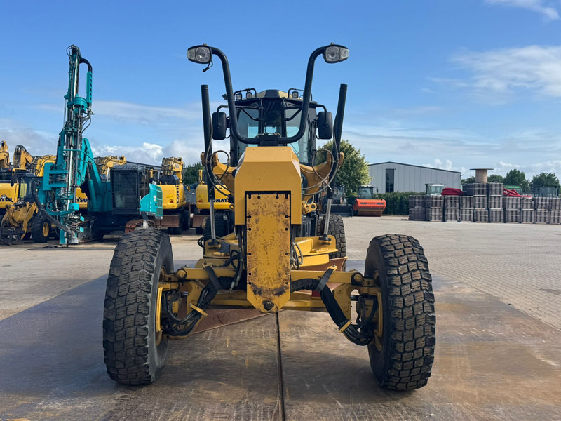 Gréder Caterpillar 140M2 AWD: 8 kép.