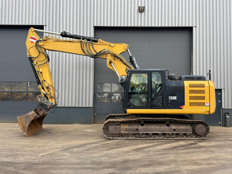 Caterpillar 320EL - Lánctalpas kotró: 1 kép. Caterpillar 320EL - Lánctalpas kotró: 1 kép.