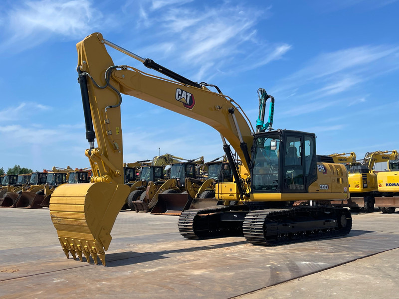 Caterpillar 323D3 - Kotrógép: 2 kép. Caterpillar 323D3 - Kotrógép: 2 kép.