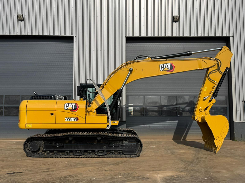 Caterpillar 323D3 - Lánctalpas kotró: 5 kép. Caterpillar 323D3 - Lánctalpas kotró: 5 kép.