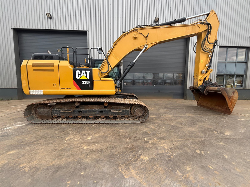 Caterpillar 330FL - Lánctalpas kotró: 5 kép. Caterpillar 330FL - Lánctalpas kotró: 5 kép.