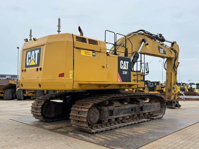 Caterpillar 374FL - Kotrógép: 1 kép. Caterpillar 374FL - Kotrógép: 1 kép.