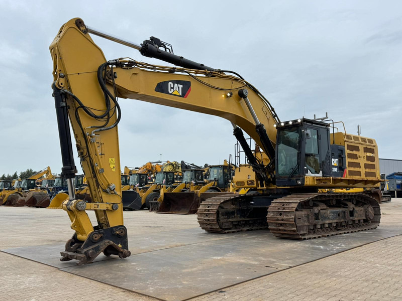 Caterpillar 374FL - Kotrógép: 2 kép. Caterpillar 374FL - Kotrógép: 2 kép.