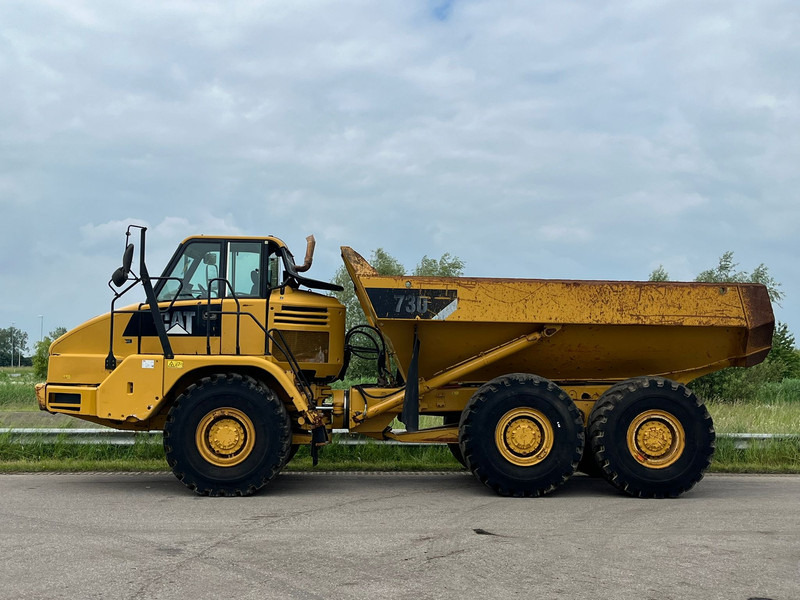 Caterpillar 730 - Csuklós dömper: 1 kép. Caterpillar 730 - Csuklós dömper: 1 kép.