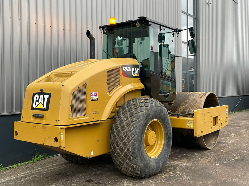 Caterpillar CS66B - Henger: 5 kép. Caterpillar CS66B - Henger: 5 kép.
