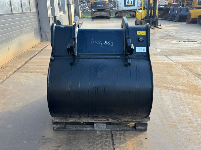 Caterpillar CW40 1200mm Bucket - Kanál: 4 kép. Caterpillar CW40 1200mm Bucket - Kanál: 4 kép.