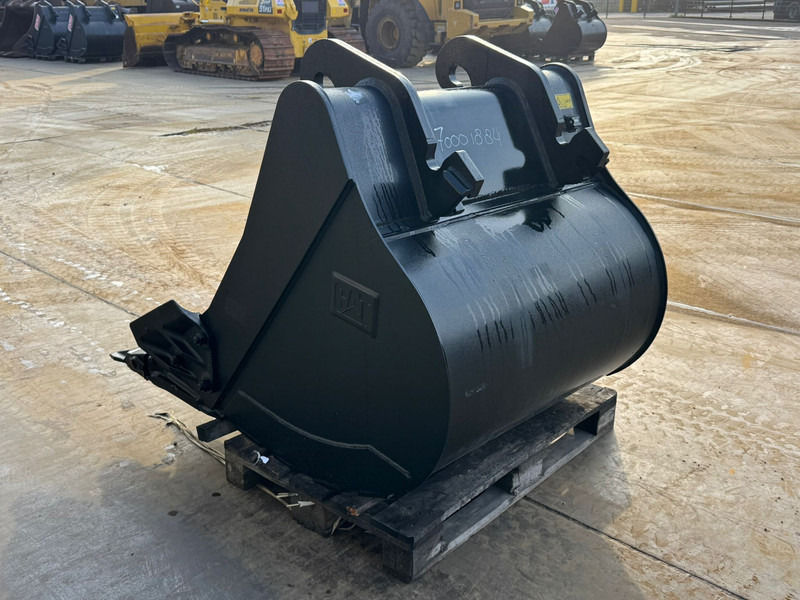 Caterpillar CW40 1200mm Bucket - Kanál: 3 kép. Caterpillar CW40 1200mm Bucket - Kanál: 3 kép.