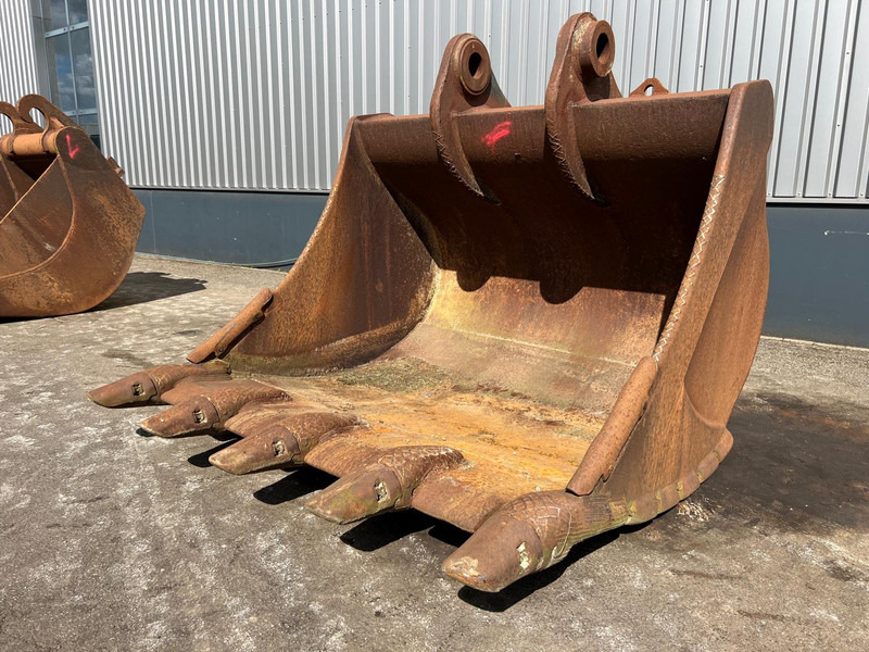 Caterpillar Caterpillar 385 bucket with teeth - Kanál: 1 kép. Caterpillar Caterpillar 385 bucket with teeth - Kanál: 1 kép.