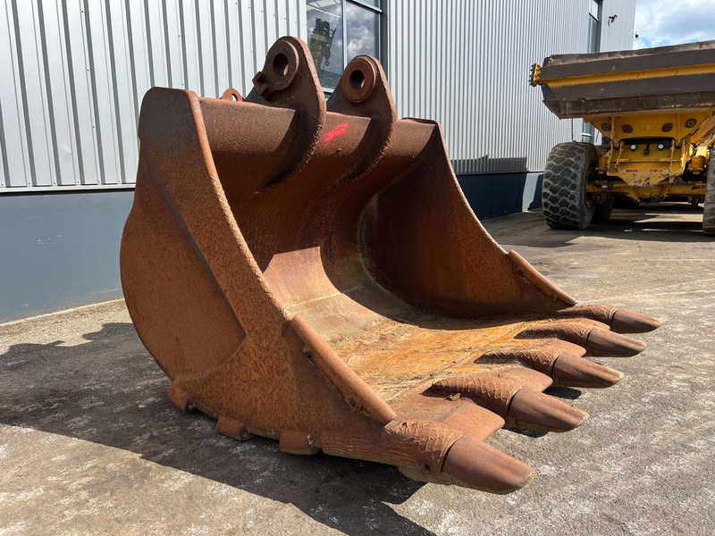 Caterpillar Caterpillar 385 bucket with teeth - Kanál: 3 kép. Caterpillar Caterpillar 385 bucket with teeth - Kanál: 3 kép.