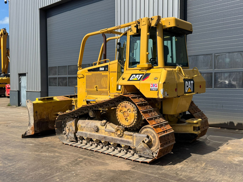 Caterpillar D6N XL - Buldózer: 3 kép. Caterpillar D6N XL - Buldózer: 3 kép.