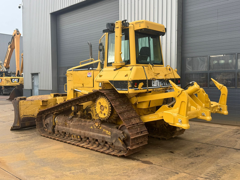 Caterpillar D6N XL - Buldózer: 3 kép. Caterpillar D6N XL - Buldózer: 3 kép.