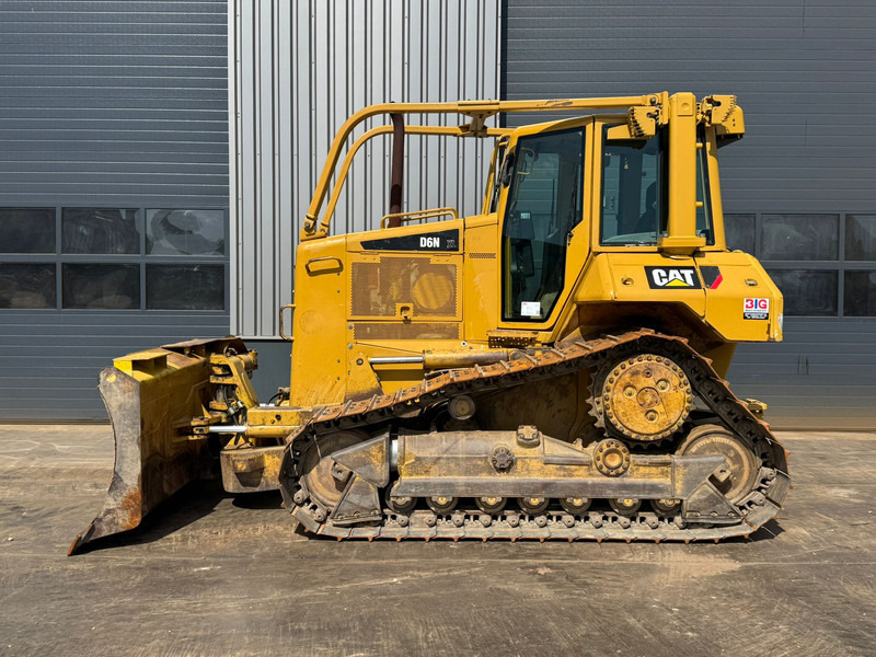 Caterpillar D6N XL - Buldózer: 1 kép. Caterpillar D6N XL - Buldózer: 1 kép.