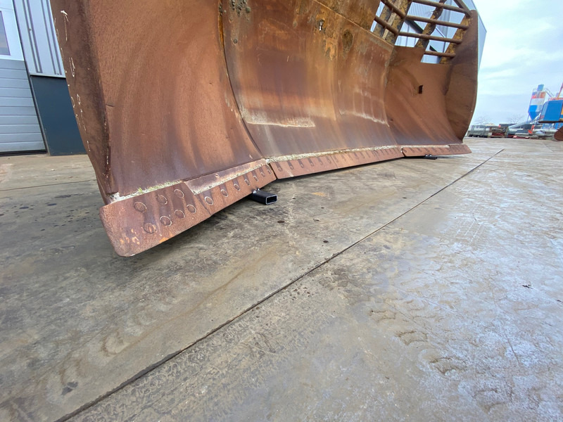 Tolólap Caterpillar D9U Blade: 9 kép.