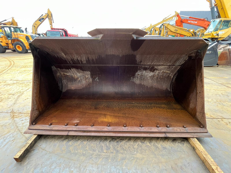 Doosan Bucket DL450 4600 l - Kanál: 2 kép. Doosan Bucket DL450 4600 l - Kanál: 2 kép.