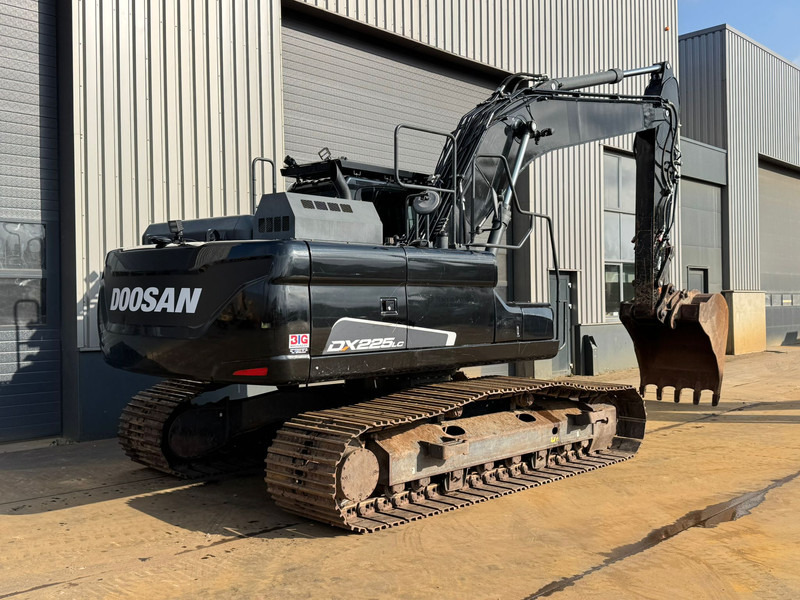 Doosan DX225LC-5 - Lánctalpas kotró: 5 kép. Doosan DX225LC-5 - Lánctalpas kotró: 5 kép.