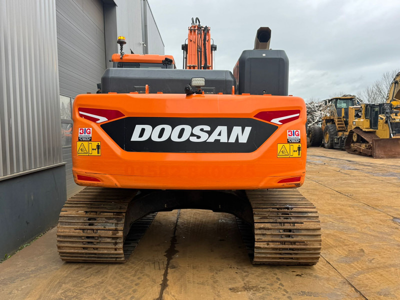 Doosan DX225LC-7 - Lánctalpas kotró: 4 kép. Doosan DX225LC-7 - Lánctalpas kotró: 4 kép.