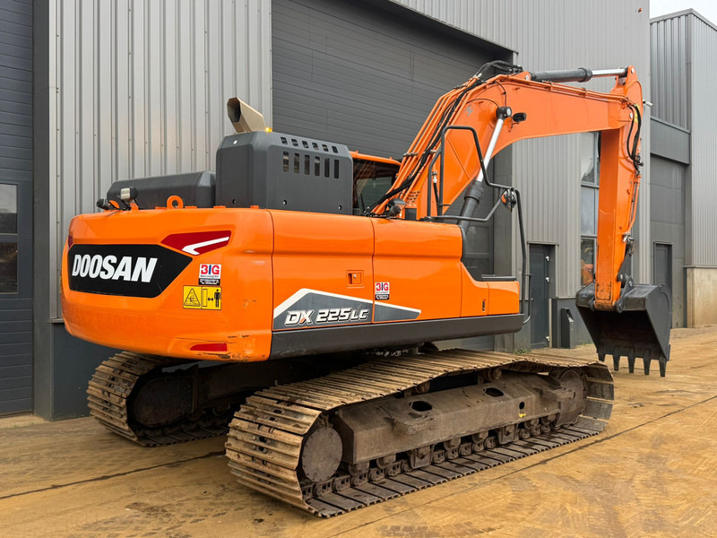 Doosan DX225LC-7 - Lánctalpas kotró: 5 kép. Doosan DX225LC-7 - Lánctalpas kotró: 5 kép.