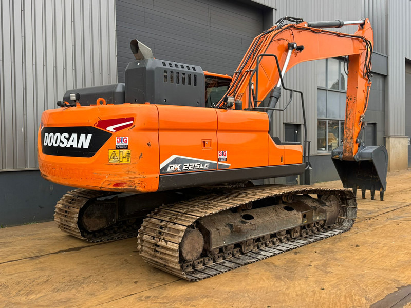 Doosan DX225LC-7 - Kotrógép: 5 kép. Doosan DX225LC-7 - Kotrógép: 5 kép.