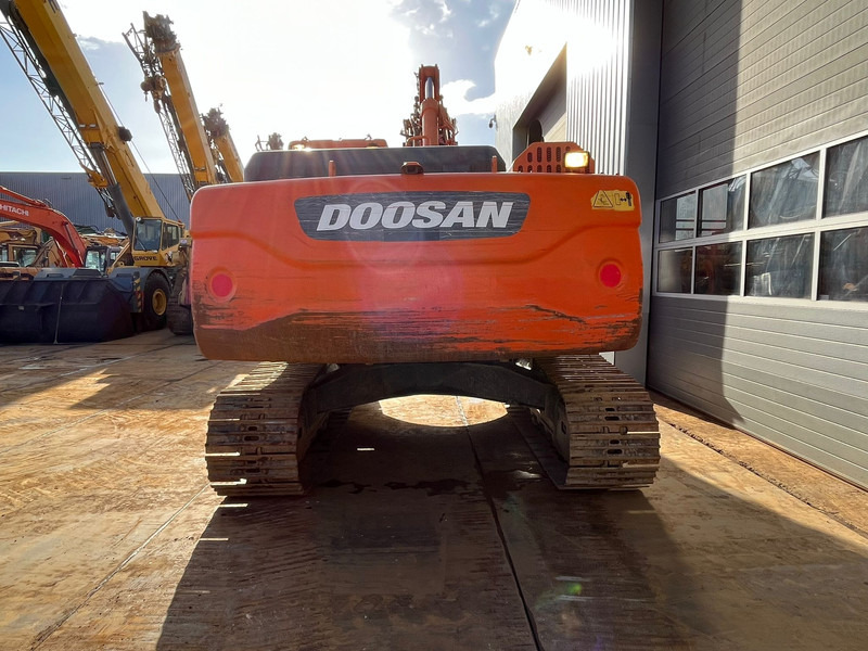 Doosan DX255LC-3 - Lánctalpas kotró: 4 kép. Doosan DX255LC-3 - Lánctalpas kotró: 4 kép.