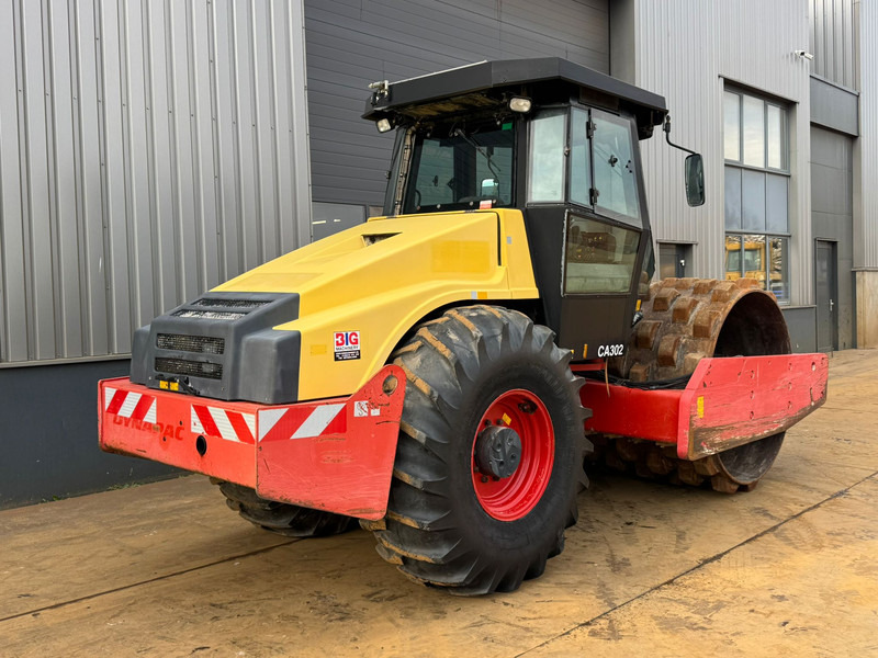 Dynapac CA302PD (13.6t) - Henger: 5 kép. Dynapac CA302PD (13.6t) - Henger: 5 kép.