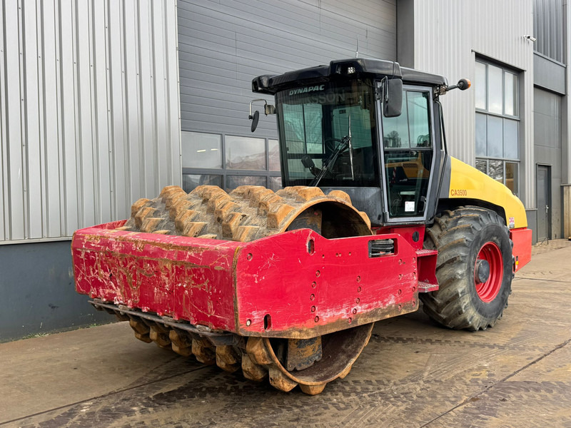 Dynapac CA3500PD - Henger: 2 kép. Dynapac CA3500PD - Henger: 2 kép.