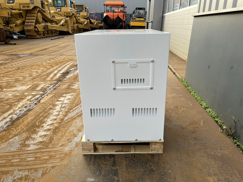 Giga power PLD12000SE 10 kVA silent generator - Áramfejlesztő: 4 kép. Giga power PLD12000SE 10 kVA silent generator - Áramfejlesztő: 4 kép.