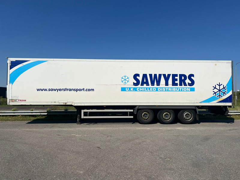 Gray and Adams Meat Hook Thermo King SLXE 400 - Félpótkocsi hűtős: 2 kép. Gray and Adams Meat Hook Thermo King SLXE 400 - Félpótkocsi hűtős: 2 kép.